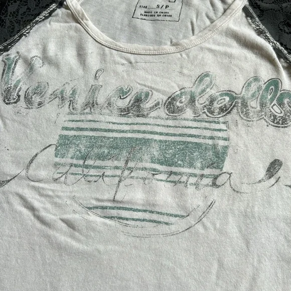 We The Free jersey type T-shirt w/lace. Size S - Picture 4 of 8